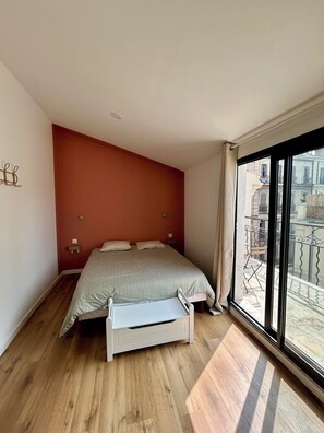 1 bedroom, bed sheets