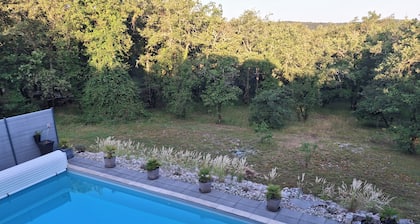 Superb contemporary villa 160m2 swimming pool, 2000m from the lake of Causse.en Correze