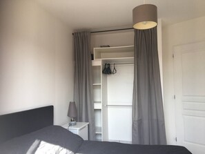 1 bedroom, WiFi, bed sheets