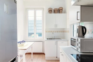 Private kitchen - Sestante Apartment  (Lugano)