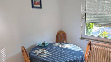 Room, 1 Bedroom, Smoking, Terrace | Dining room