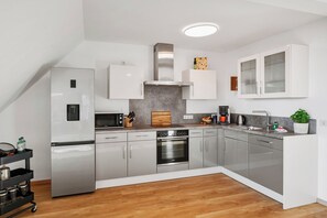 Oven, stovetop, dishwasher