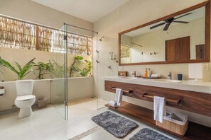 Unclassified image, 5 of 22, button - Serene 2BR Villa w/Terrace + Beach Club (Zihuatanejo)