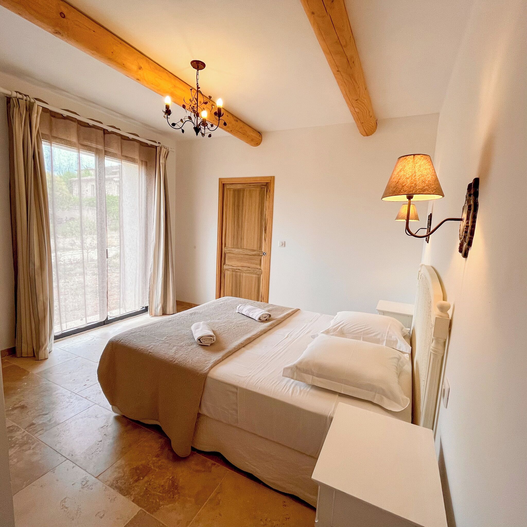 2 chambres, fer et planche à repasser, lit parapluie, Wi-Fi gratuit