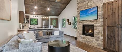 Smart-tv och eldstad