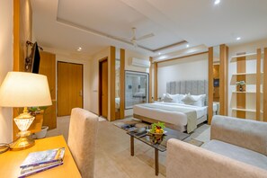 Superior kamer | Luxe beddengoed, een minibar, geluiddichte muren