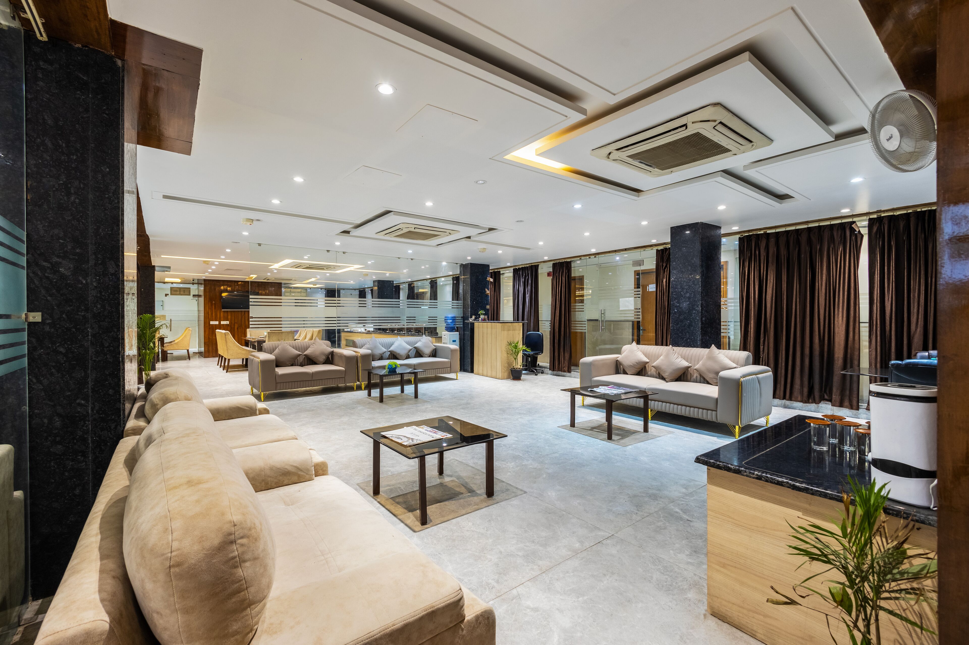 สมาร์ททีวี 40 นิ้ว พร้อมช่องเคเบิล, เตาผิง, เครื่องพิมพ์