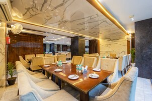 Daily buffet breakfast (INR 300 per person)