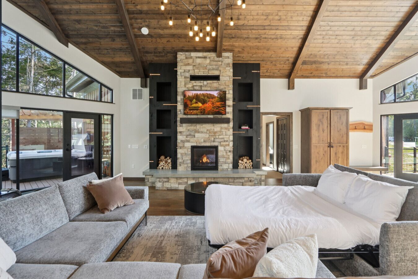 4 bedrooms, iron/ironing board, travel crib, free WiFi