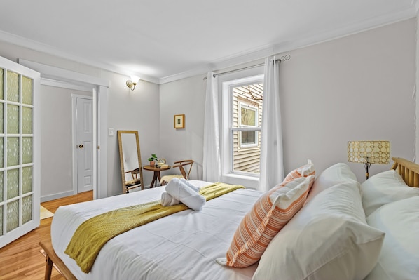 1 bedroom, desk, iron/ironing board, free WiFi