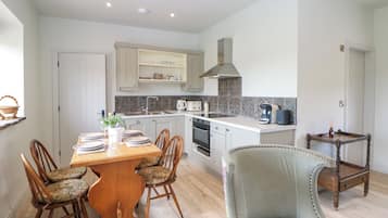 Dishwasher, cookware/dishes/utensils