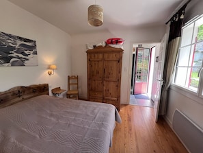 5 bedrooms