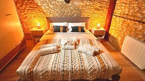 1 bedroom, bed sheets