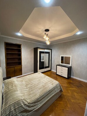 1 chambre, fer et planche à repasser, Wi-Fi, draps fournis