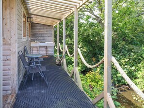 Outdoor dining - The Cabin (Amlwch)