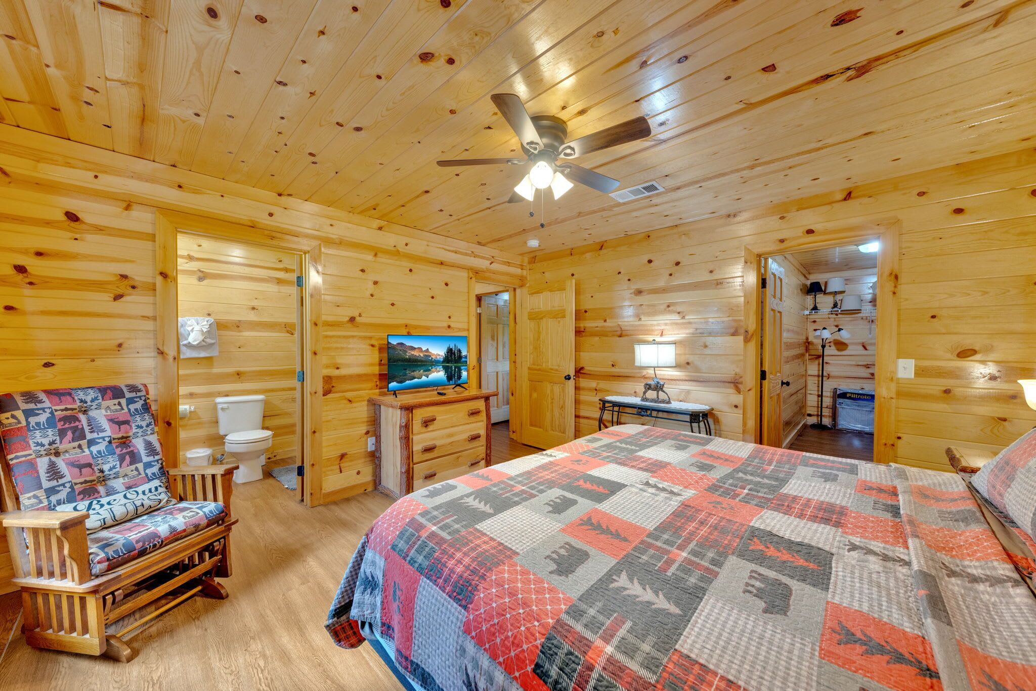 3 室のベッドルーム、アイロン / アイロン台、旅行用ベビーベッド、WiFi