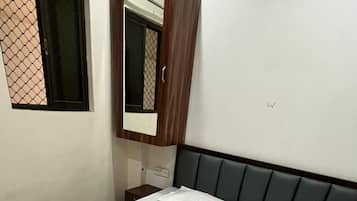 9 chambres, Wi-Fi, draps fournis