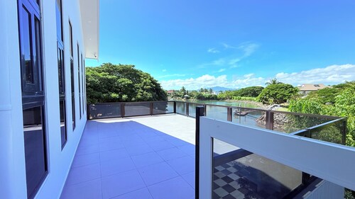 Spacious 5-bedroom bungalow in charming Fantasy Island, Nadi
