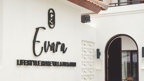 Fachada de la propiedad