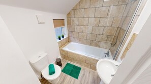 House, 6 Bedrooms | Bathroom | Combined shower/tub, free toiletries, towels, soap