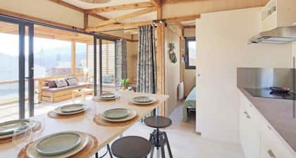 CHALET YOPLANI - SOUS LE SOLEIL CORSE
6 PERSONNES