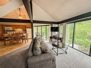 Smart TV - Treetop Village102-3Bed/3Bath/Pools/Dock/Pickleball/Fitness Center-6-8PP-Four Seasons Area (Village of Four Seasons)