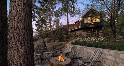 Stunning Lakefront Dock Views -Black Fox