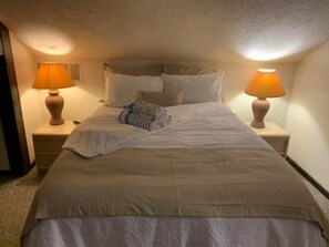 Iron/ironing board, travel cot, free WiFi, bed sheets