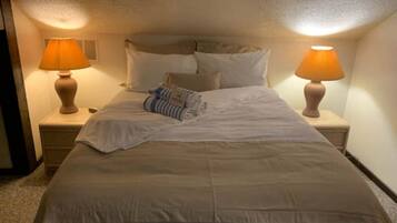 3 bedrooms, desk, iron/ironing board, travel crib