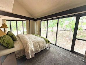 3 Schlafzimmer, Schreibtisch, Bügeleisen/Bügelbrett, Reisekinderbett