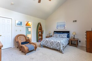 3 bedrooms, desk, iron/ironing board, travel crib
