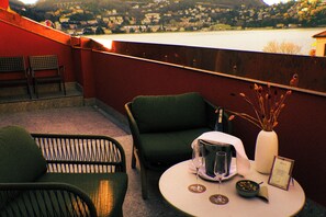 Suite Exclusive, vista lago | Terrazza/patio