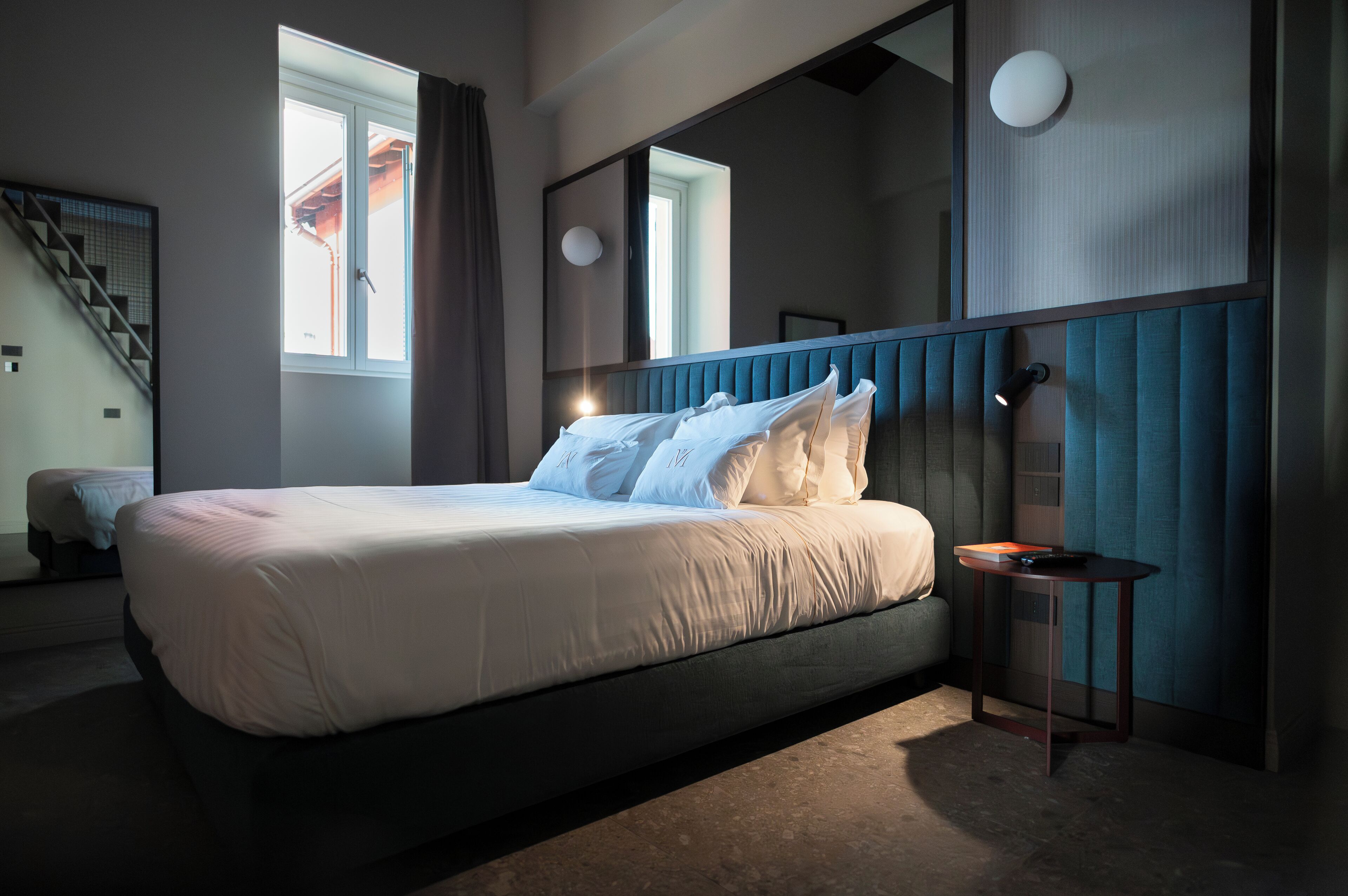 Habitación doble Premium | Minibar, caja de seguridad en la habitación y escritorio 