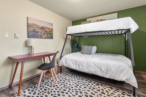 2 bedrooms, desk, iron/ironing board, free WiFi