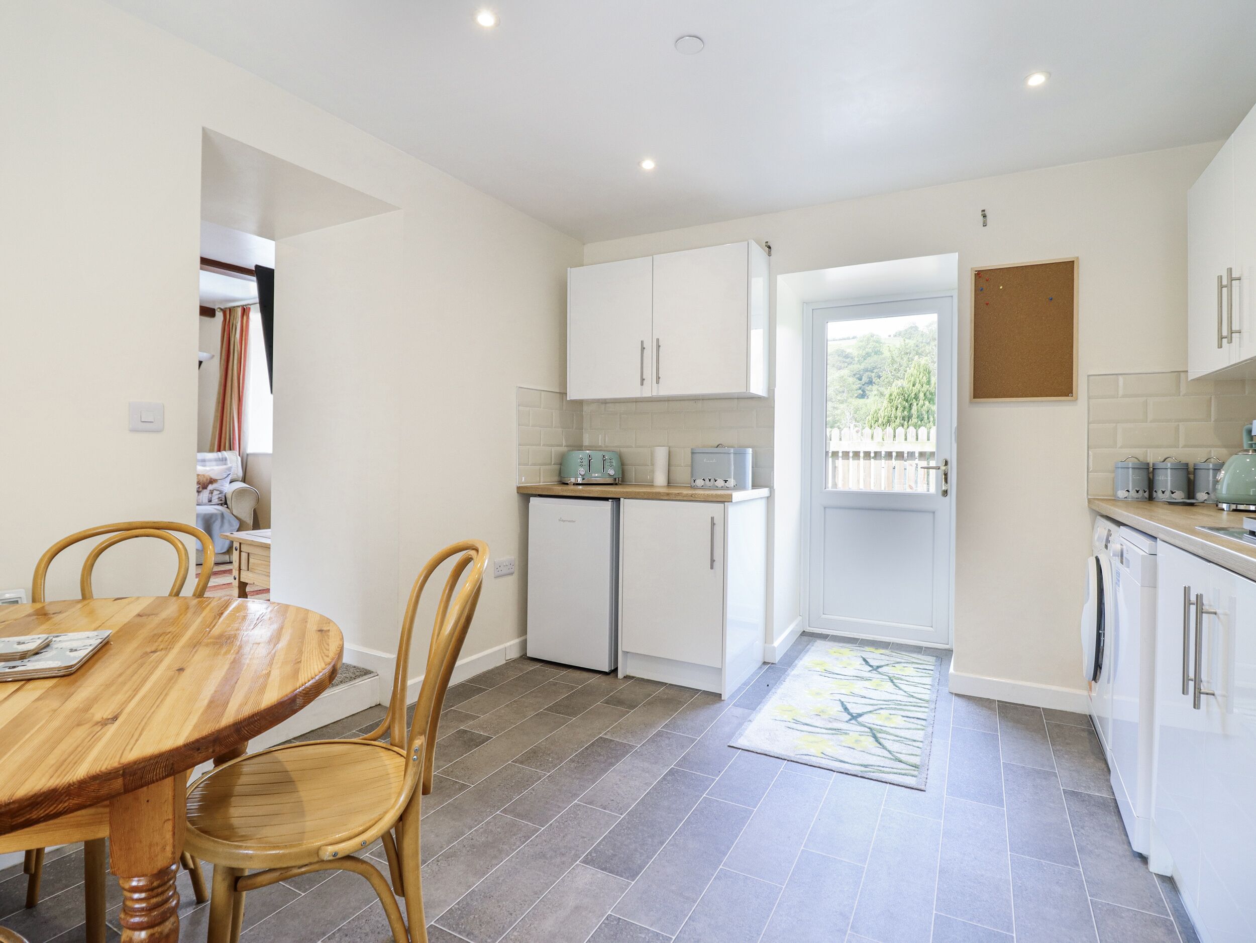 Dishwasher, cookware/dishes/utensils