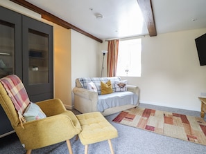 Living area - 1 Y Llew (Caersws)