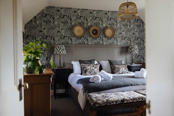 2 habitaciones, tabla de planchar con plancha, wifi y ropa de cama