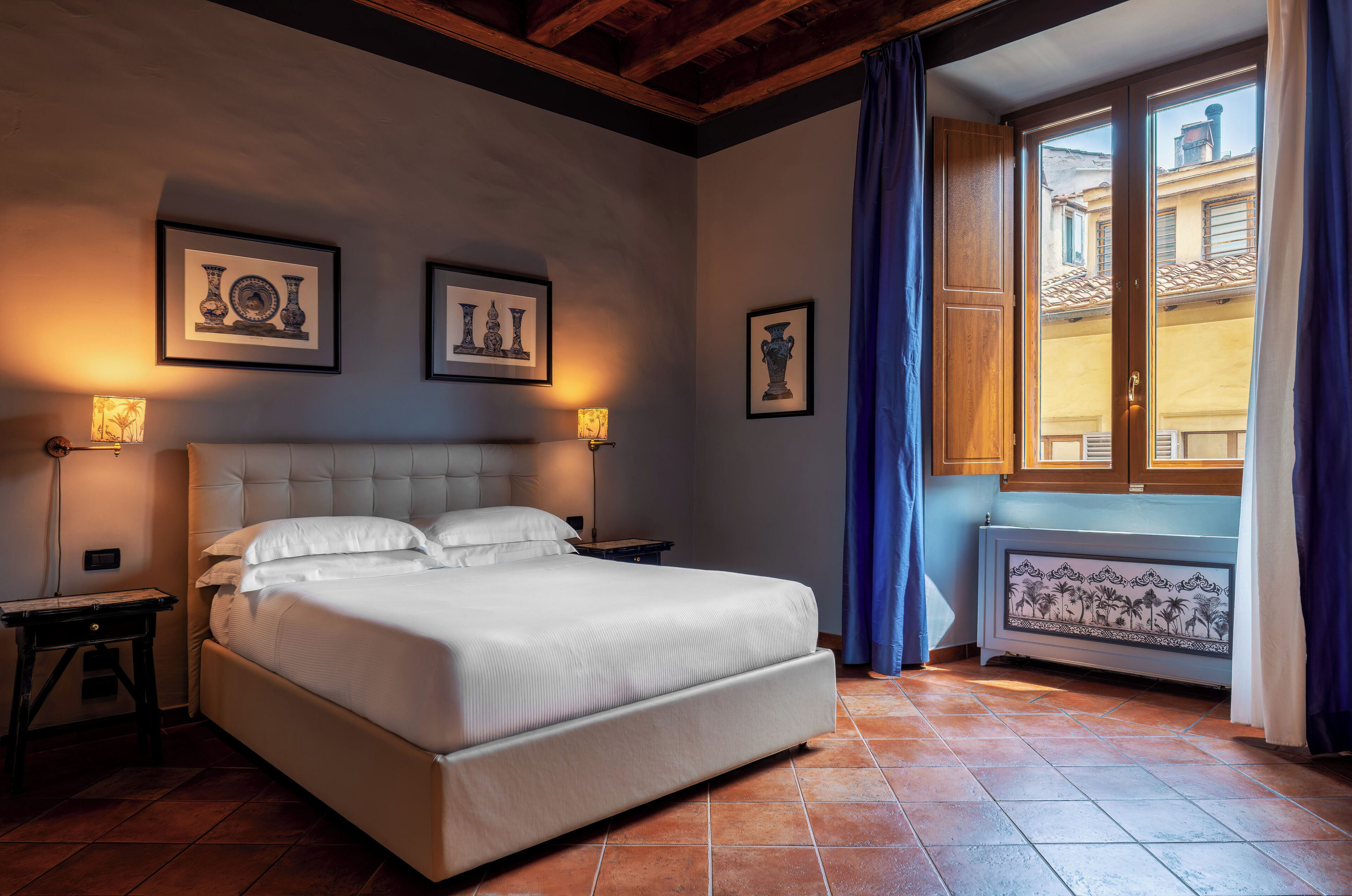 Chambre Supérieure, vue ville | Coffres-forts dans les chambres, bureau