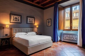 Chambre Supérieure, vue ville | Coffres-forts dans les chambres, bureau