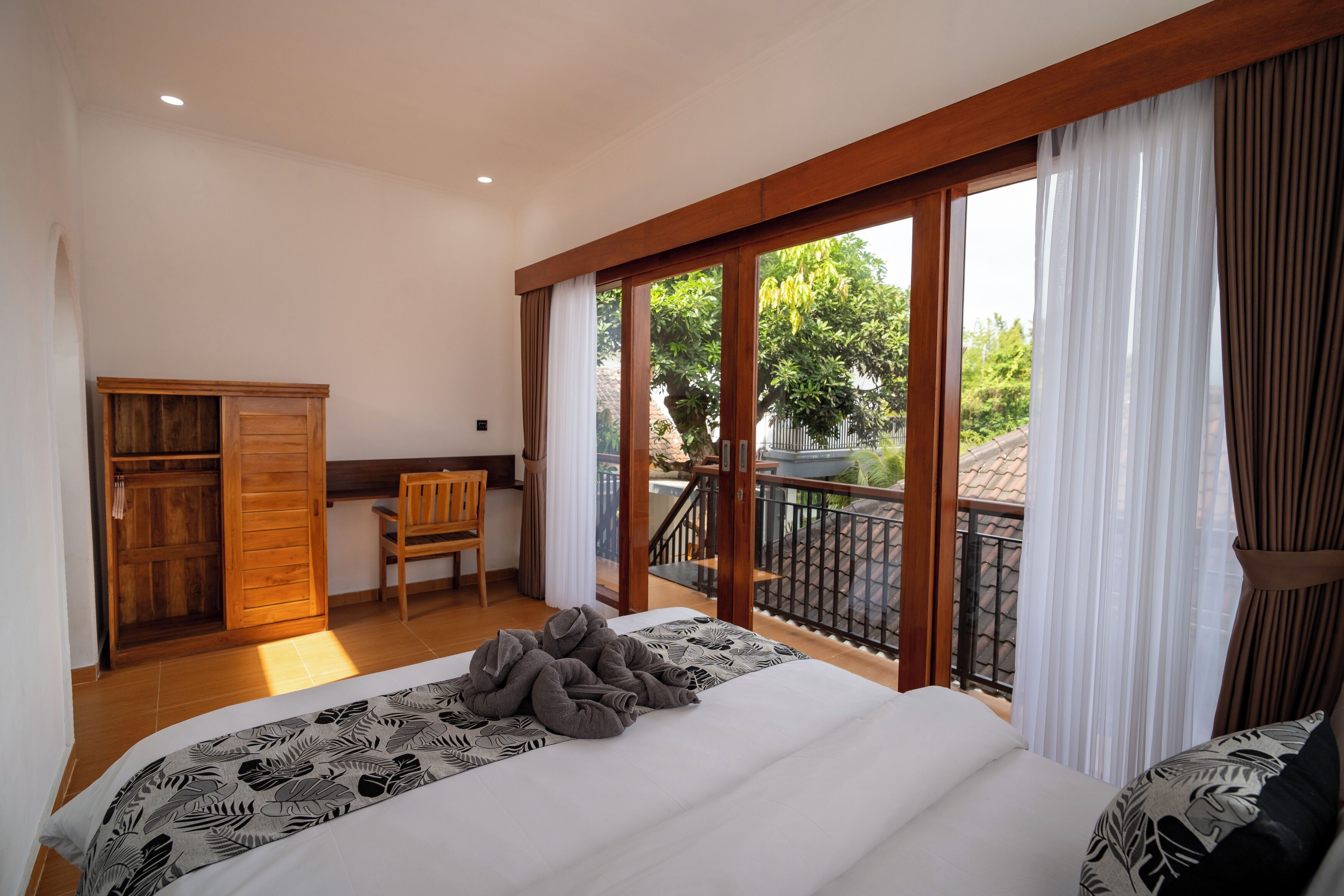 Superior Double Room | Desk, laptop workspace, blackout curtains, soundproofing
