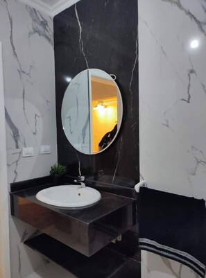 Hair dryer, towels, soap, toilet paper - Cozy apartment (Cairo Governorate)