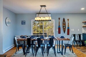 Dining - Poconos Vacation Sauna, Theater, Game Room (Long Pond)