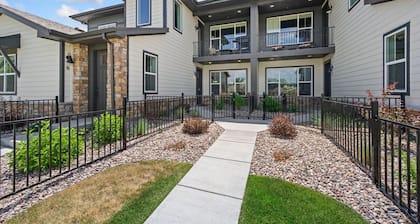 Northfield Hideaway, King Suite, EV, Pet-friendly