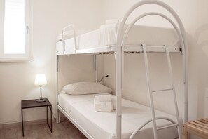 2 Schlafzimmer, Bügeleisen/Bügelbrett, Reisekinderbett