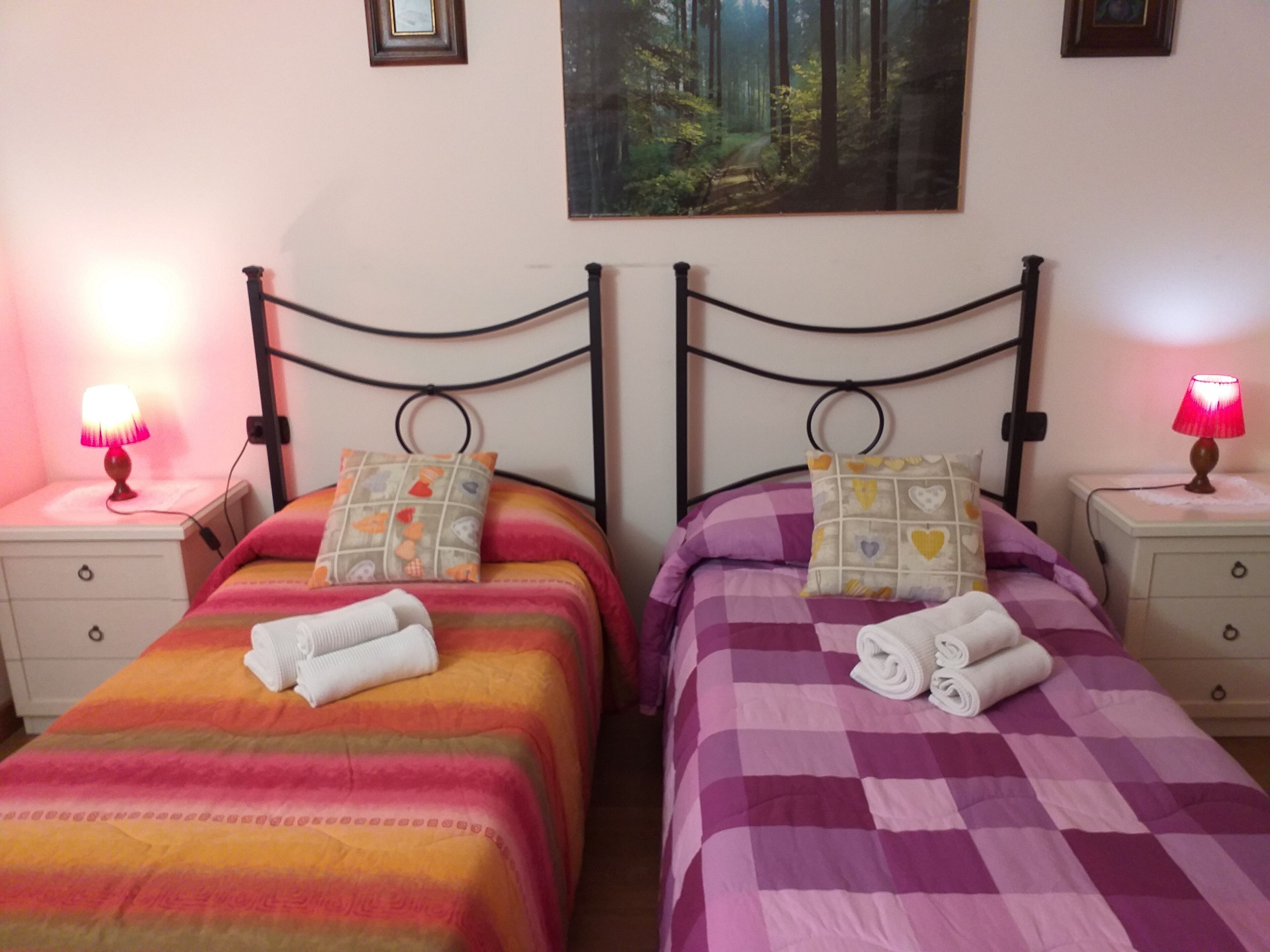 4 bedrooms, iron/ironing board, WiFi, bed sheets