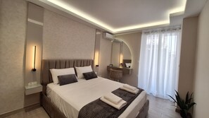 1 habitación, tabla de planchar con plancha, wifi gratis y ropa de cama