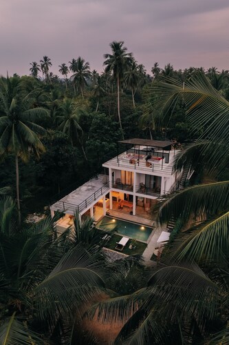 The Palm Lanka is luxury villa between Hiriketiya and Tangalle.