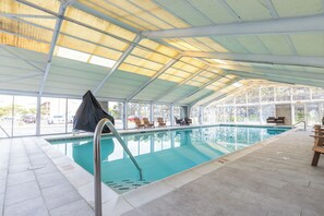 Sisäuima-allas, lämmitetty uima-allas