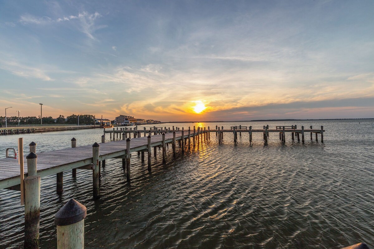 Updated 3BR Bay Views, Close to Attractions