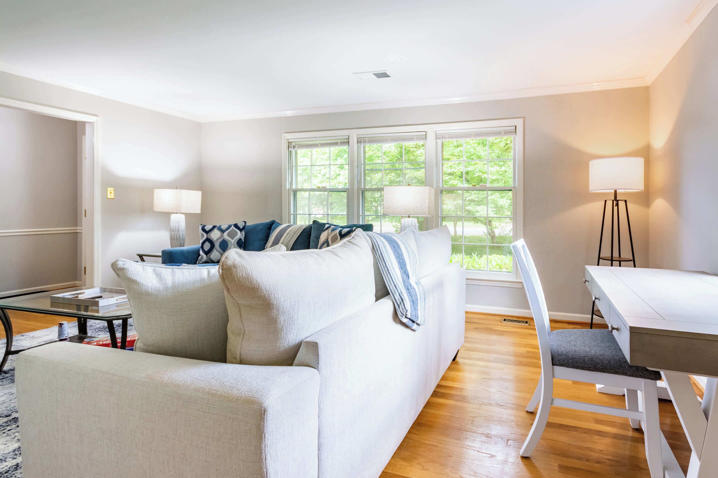 Fernseher, Kamin, Arbeitsbereiche